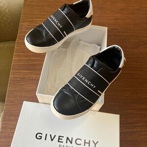 Givenchy boys children’s slip on leather shoes sneakers  32